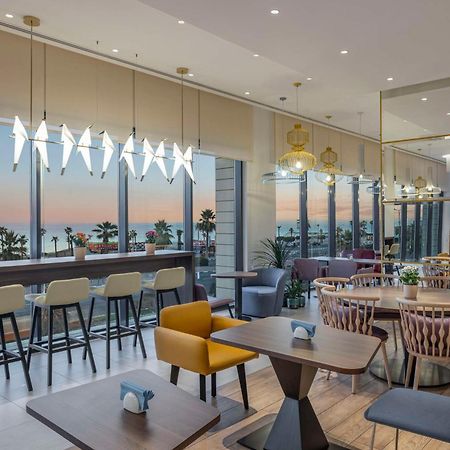 Hotel Hampton By Hilton Kuwait Salmiya Kuwait City Exterior foto
