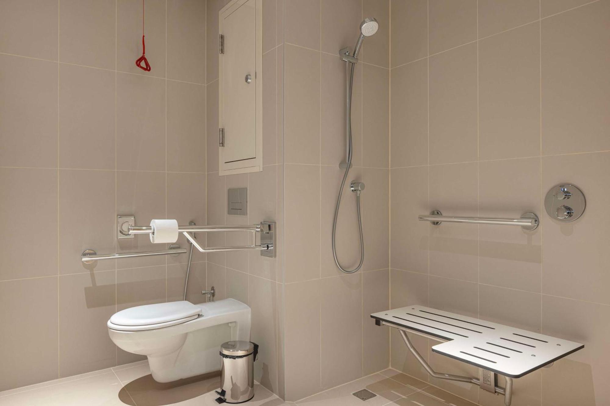 Hotel Hampton By Hilton Kuwait Salmiya Kuwait City Exterior foto
