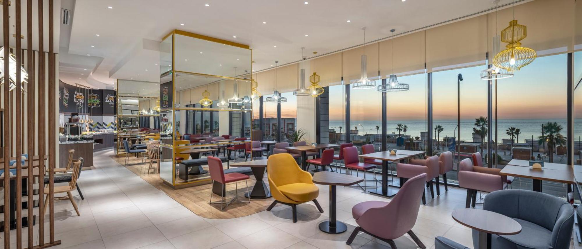 Hotel Hampton By Hilton Kuwait Salmiya Kuwait City Exterior foto
